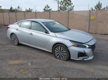  Salvage Nissan Altima