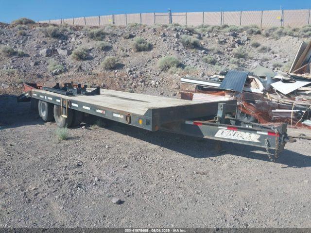  Salvage Towmaster Trailer