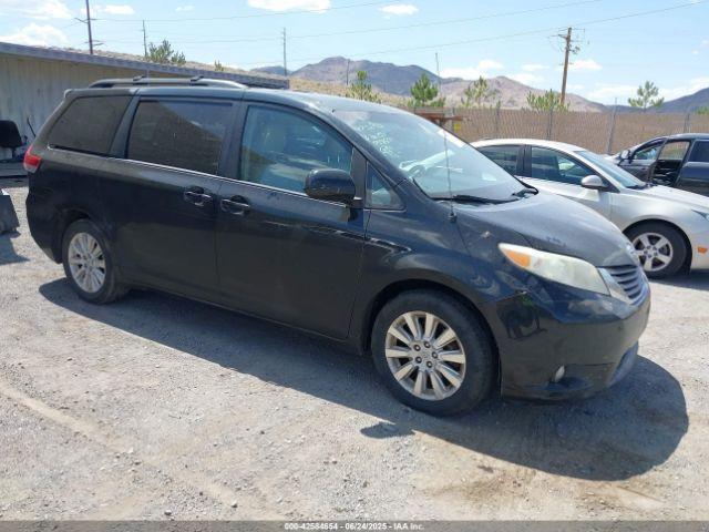  Salvage Toyota Sienna