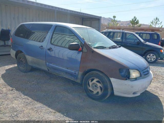  Salvage Toyota Sienna