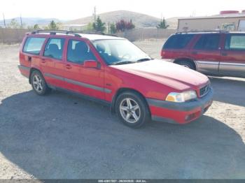  Salvage Volvo V70