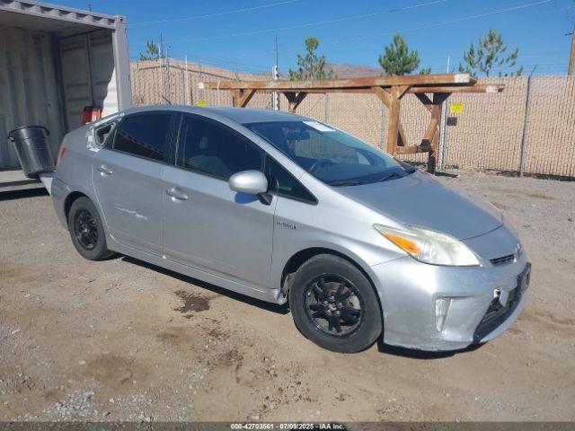  Salvage Toyota Prius