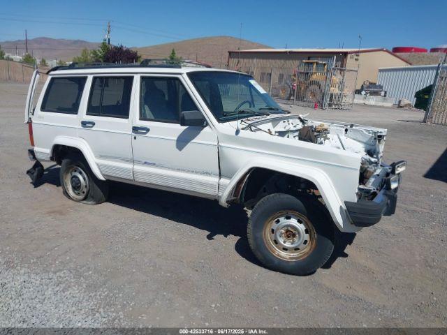  Salvage Jeep Cherokee