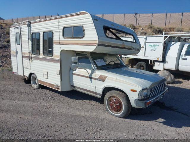  Salvage Toyota Pickup
