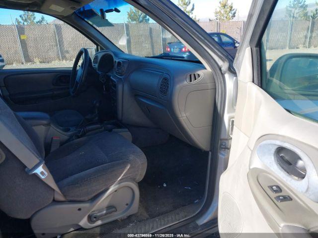 Chevrolet Trailblazer Ls Image 9