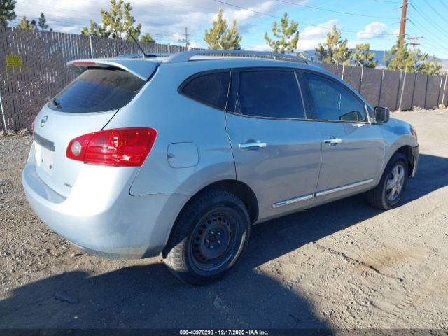 Nissan Rogue S Image 4