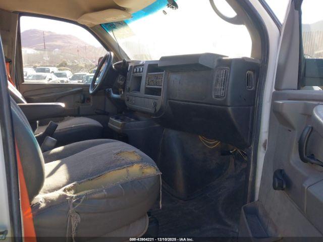 GMC Savana Work Van Image 3