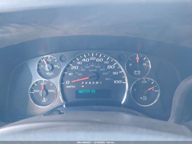 GMC Savana Work Van Image 8