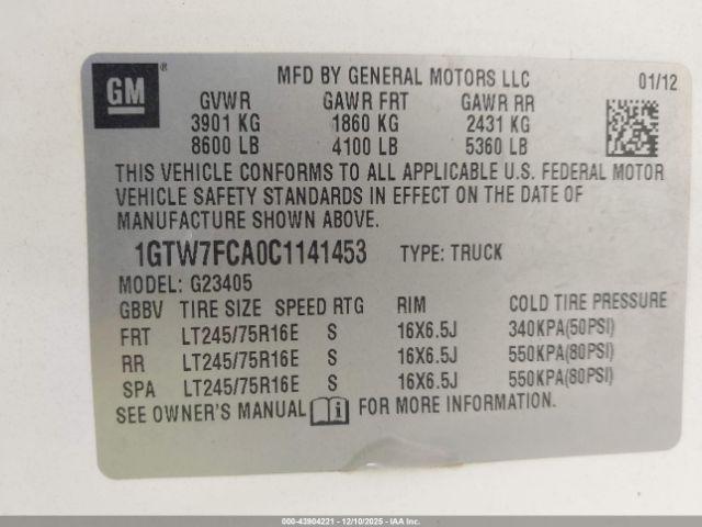 GMC Savana Work Van Image 9