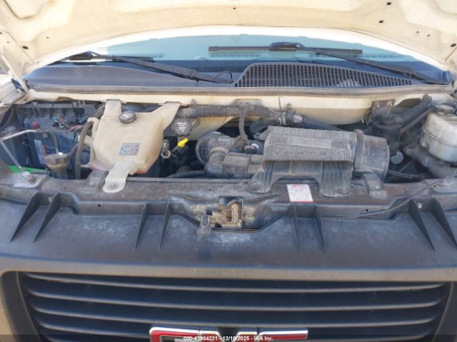 GMC Savana Work Van Image 7