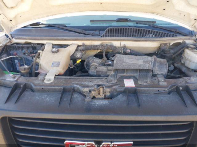 GMC Savana Work Van Image 7