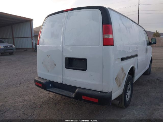 GMC Savana Work Van Image 14