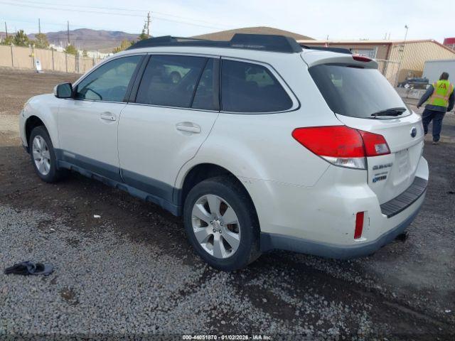 Subaru Outback 2.5i Premium Image 2